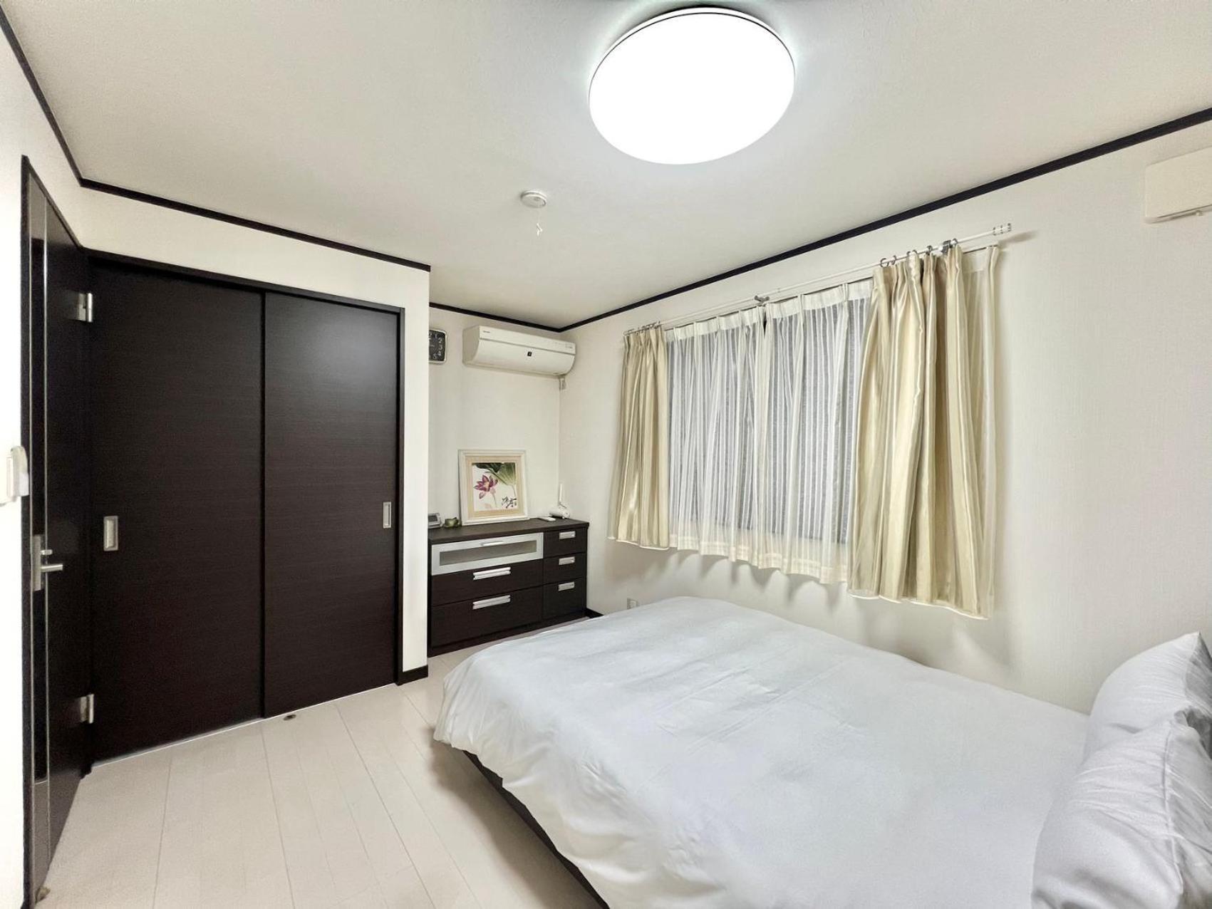 Aparthotel 3min To Sta 9mins Direct To Ikebukuro 10mins To Ueno 13mins To Shinjuku Whole House Gread Location Easy To Every Spots Max For 6 *